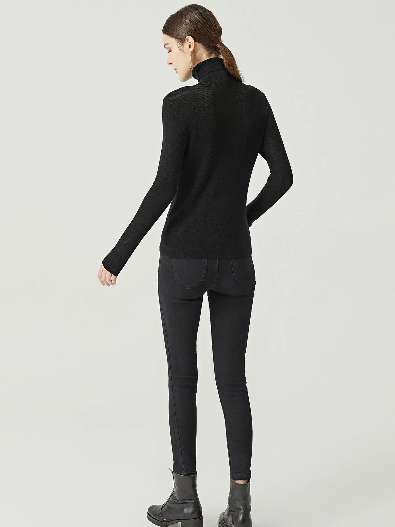 Long Sleeve High-Neck Wool Pullovers