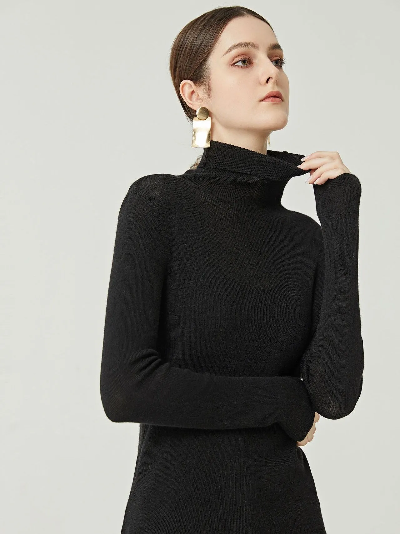 Long Sleeve High-Neck Wool Pullovers