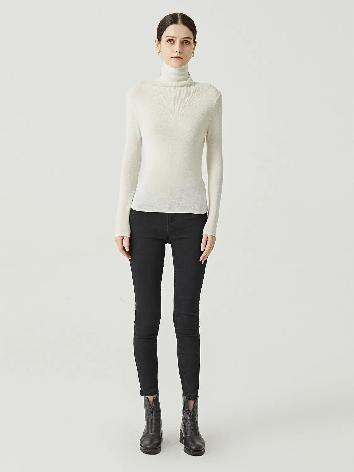 Long Sleeve High-Neck Wool Pullovers